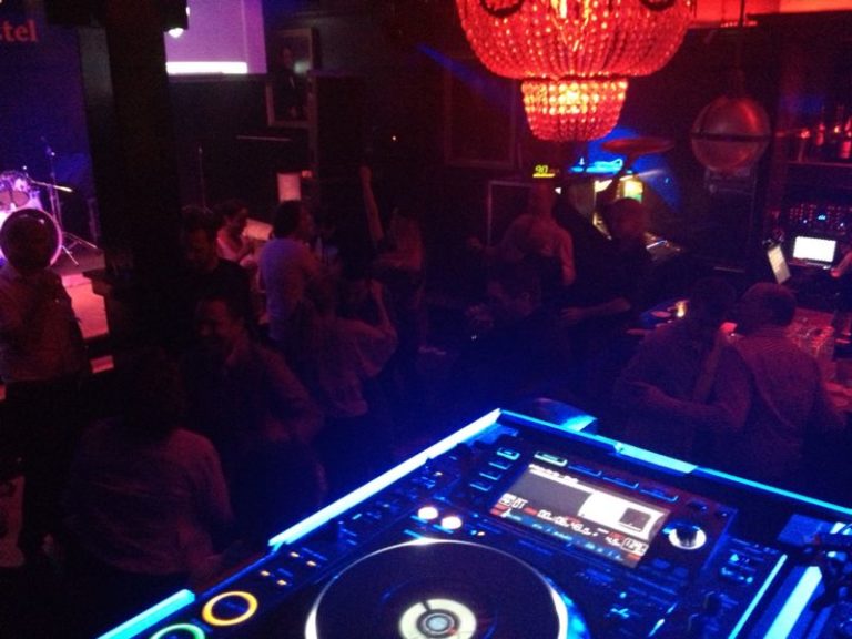 DJ mengpaneel huren?